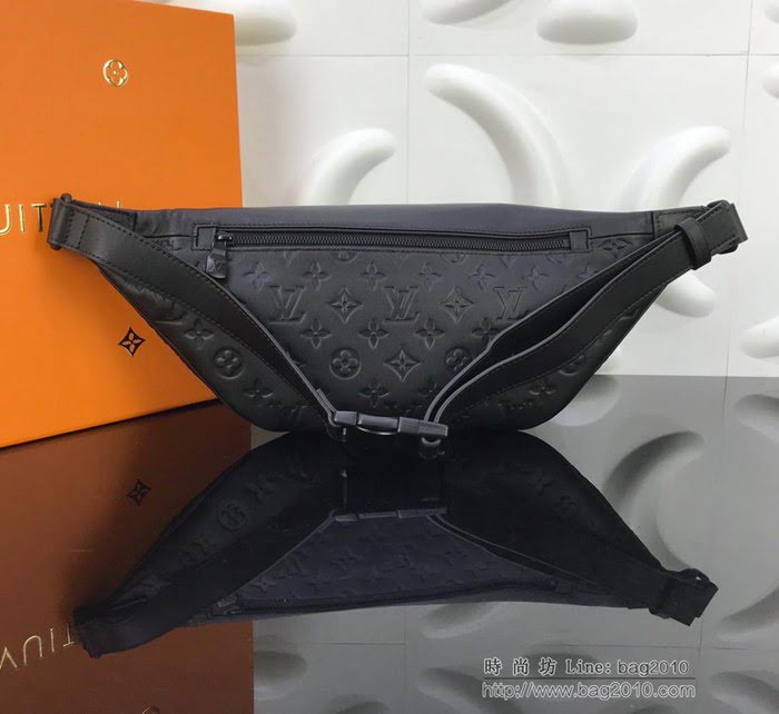 路易威登LV女包 頂級原單 M44388 壓紋小牛皮 Discovery腰包 休閒時尚風格 佩戴於腰間 肩背或斜挎  ydh2668